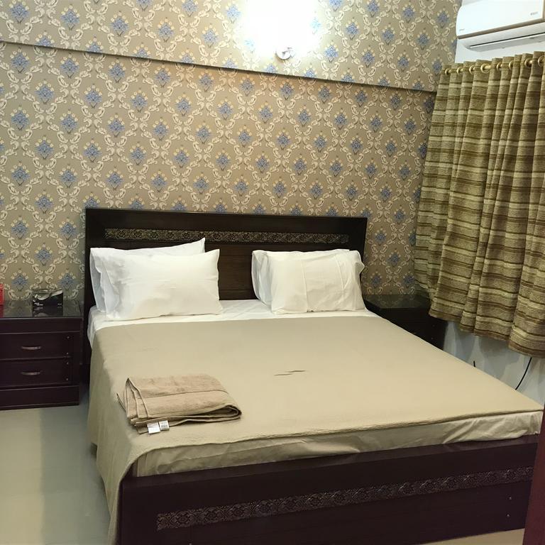 3 Bed Javed Apartment Karachi Exterior photo